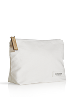 Fehér neszeszer 2022